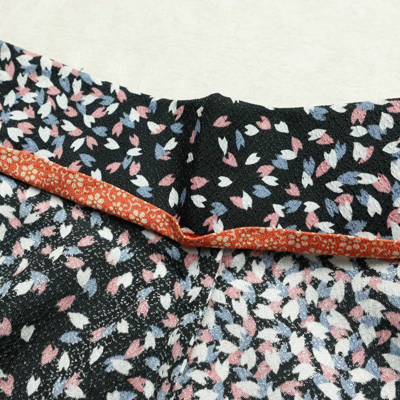 単衣 小紋 バチ衿仕立て ポリエステル 八掛付き 花柄 単衣仕立て 身丈165cm 裄丈66cm リサイクル着物 着物 黒_画像20