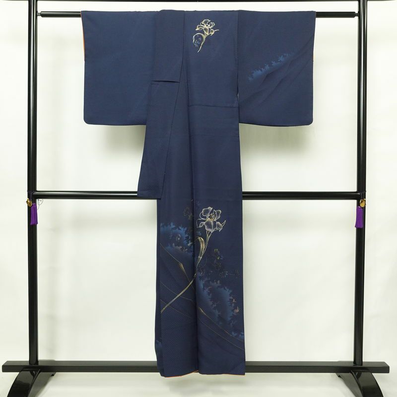 付け下げ 一つ紋付き 正絹 花柄 袷仕立て 身丈152.5cm 裄丈64.5cm リサイクル着物 着物 箔 金彩 フォーマル 青・紺_画像2