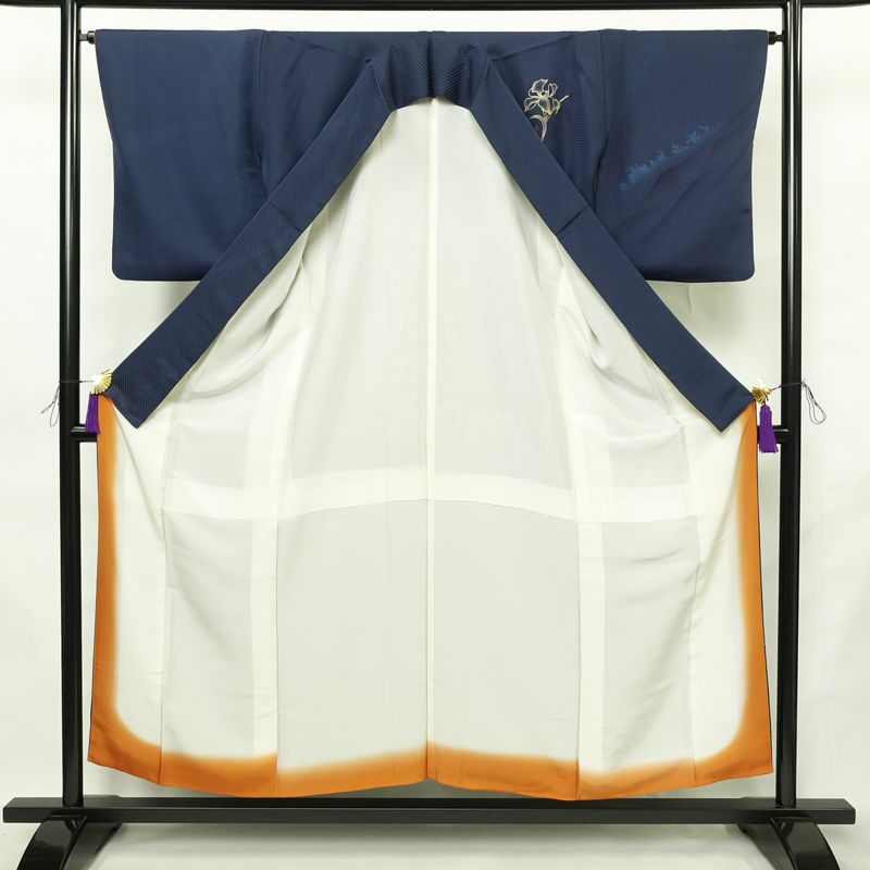 付け下げ 一つ紋付き 正絹 花柄 袷仕立て 身丈152.5cm 裄丈64.5cm リサイクル着物 着物 箔 金彩 フォーマル 青・紺_画像3