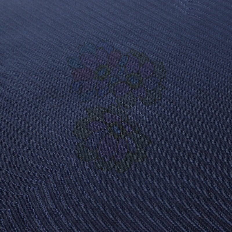 付け下げ 一つ紋付き 正絹 花柄 袷仕立て 身丈152.5cm 裄丈64.5cm リサイクル着物 着物 箔 金彩 フォーマル 青・紺_画像13