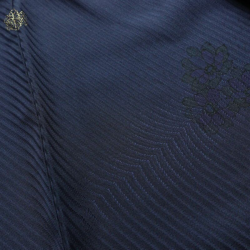 付け下げ 一つ紋付き 正絹 花柄 袷仕立て 身丈152.5cm 裄丈64.5cm リサイクル着物 着物 箔 金彩 フォーマル 青・紺_画像15