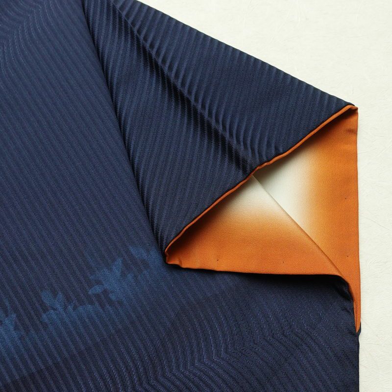 付け下げ 一つ紋付き 正絹 花柄 袷仕立て 身丈152.5cm 裄丈64.5cm リサイクル着物 着物 箔 金彩 フォーマル 青・紺_画像17