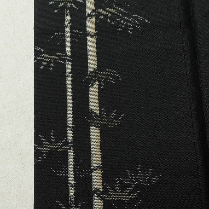 村山大島紬 正絹 木の葉・植物柄 袷仕立て 身丈164cm 裄丈62cm リサイクル着物 大島紬 着物 黒_画像7