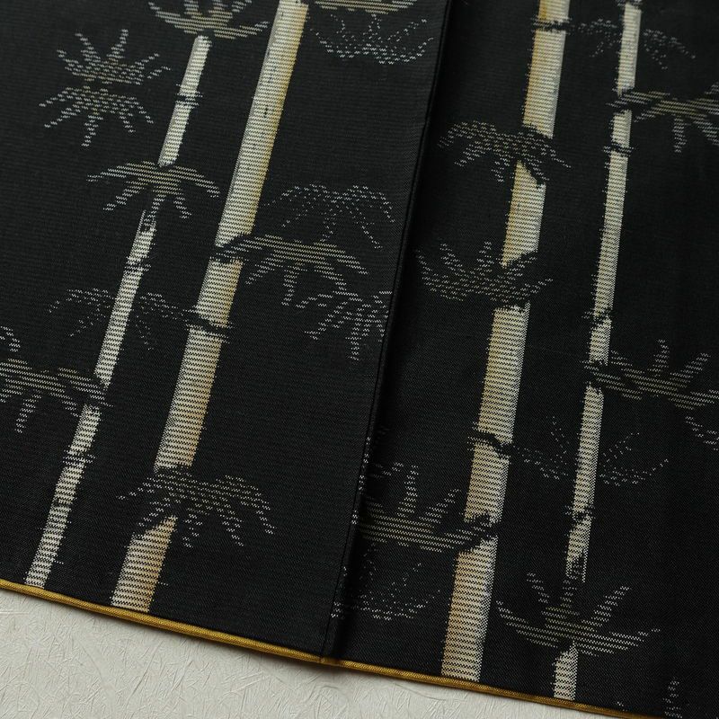 村山大島紬 正絹 木の葉・植物柄 袷仕立て 身丈164cm 裄丈62cm リサイクル着物 大島紬 着物 黒_画像11