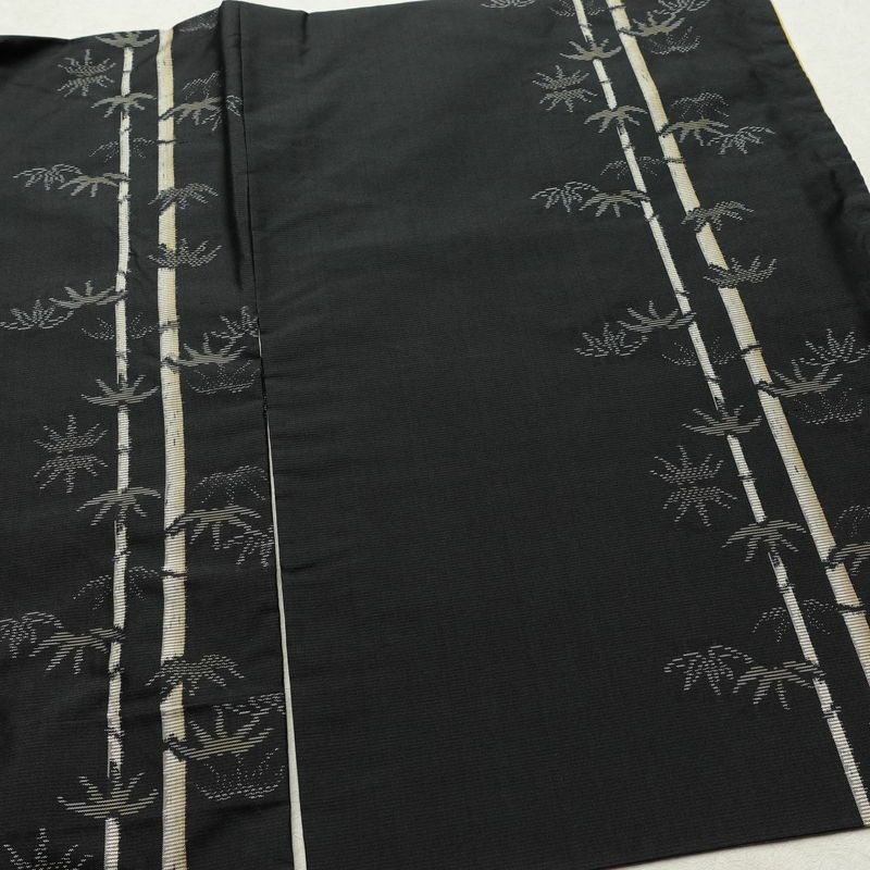 村山大島紬 正絹 木の葉・植物柄 袷仕立て 身丈164cm 裄丈62cm リサイクル着物 大島紬 着物 黒_画像13