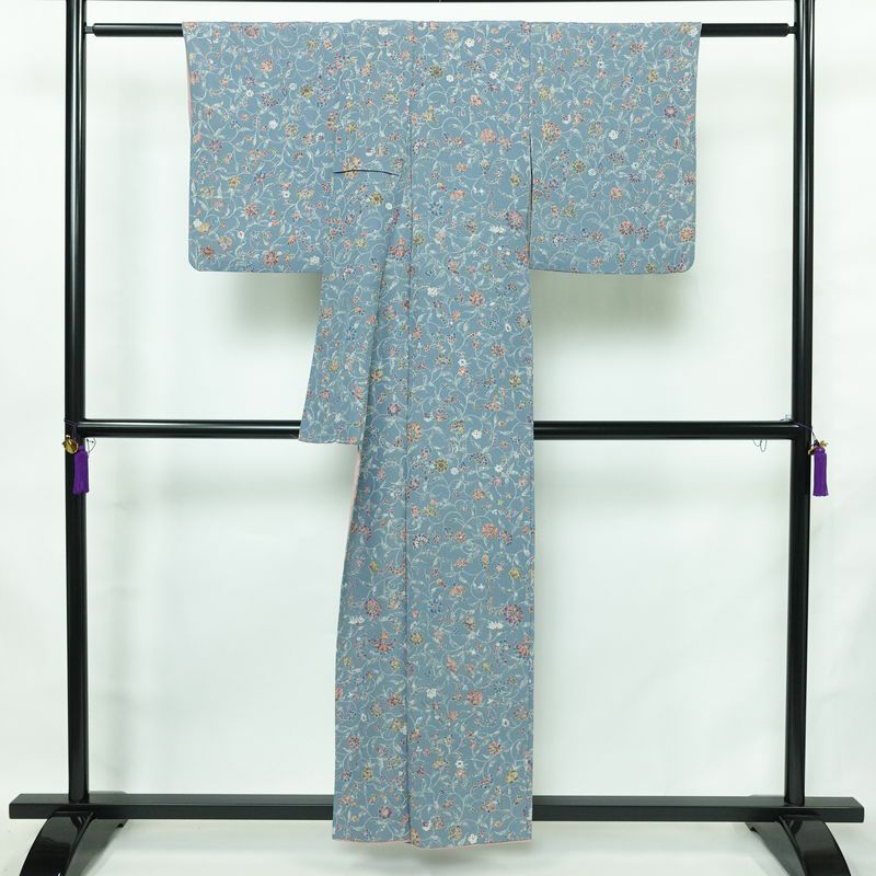 小紋 縮緬 総柄 正絹 花柄 袷仕立て 身丈156.5cm 裄丈63cm リサイクル着物 着物 くすみブルー 青・紺_画像2