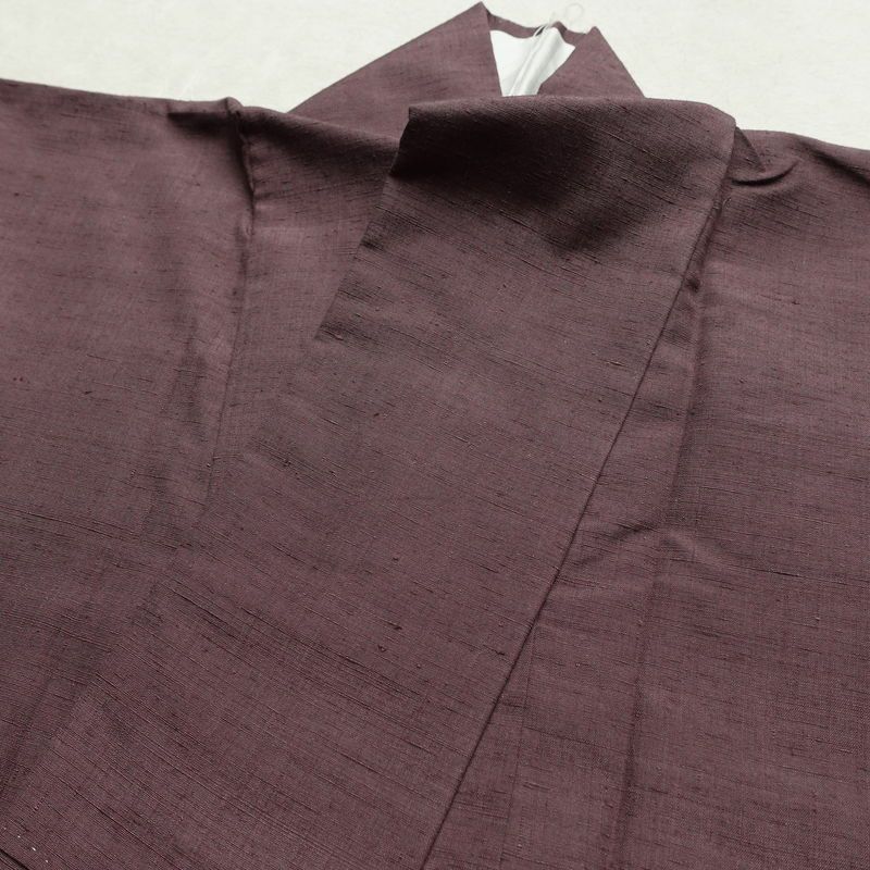 紬 良品 しつけ糸付き 正絹 無地 袷仕立て 身丈155cm 裄丈63.5cm リサイクル着物 着物 くすみパープル シンプル 紫・藤色_画像16