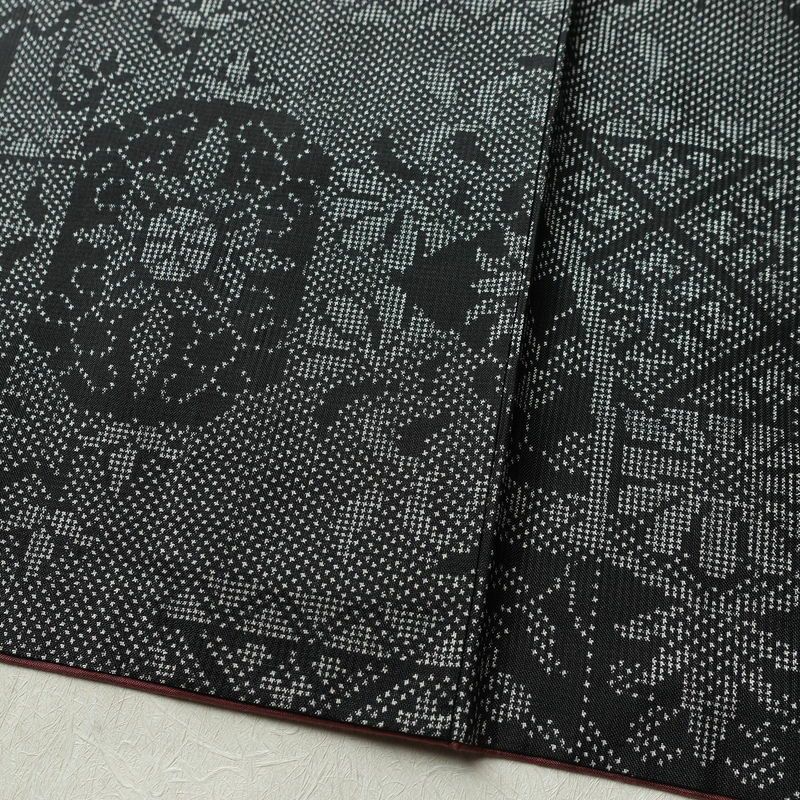 紬 正絹 木の葉・植物柄 袷仕立て 身丈155.5cm 裄丈63.5cm リサイクル着物 着物 黒_画像12