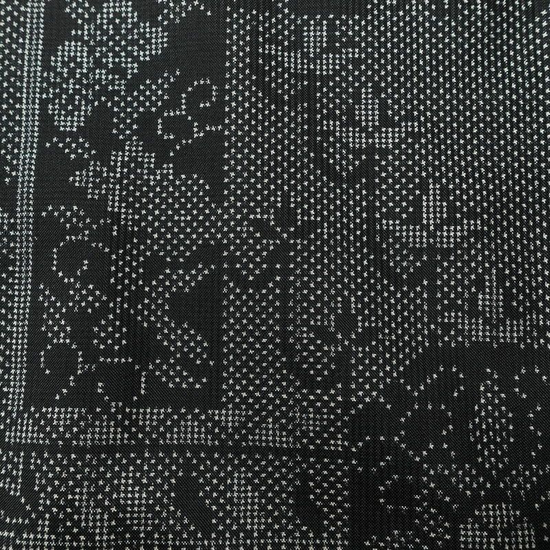 紬 正絹 木の葉・植物柄 袷仕立て 身丈155.5cm 裄丈63.5cm リサイクル着物 着物 黒_画像13