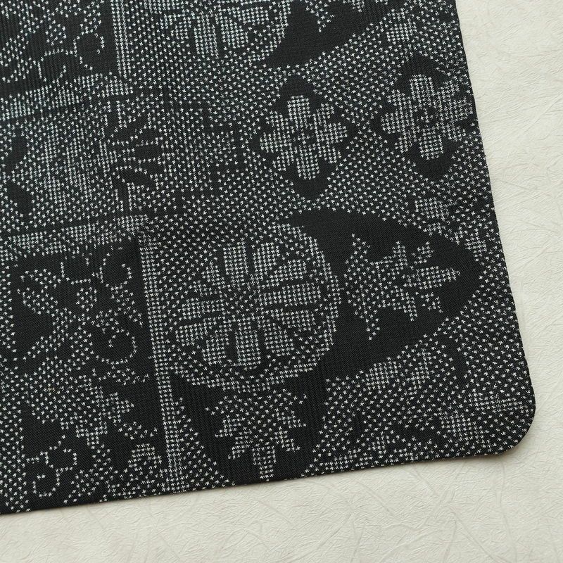 紬 正絹 木の葉・植物柄 袷仕立て 身丈155.5cm 裄丈63.5cm リサイクル着物 着物 黒_画像16
