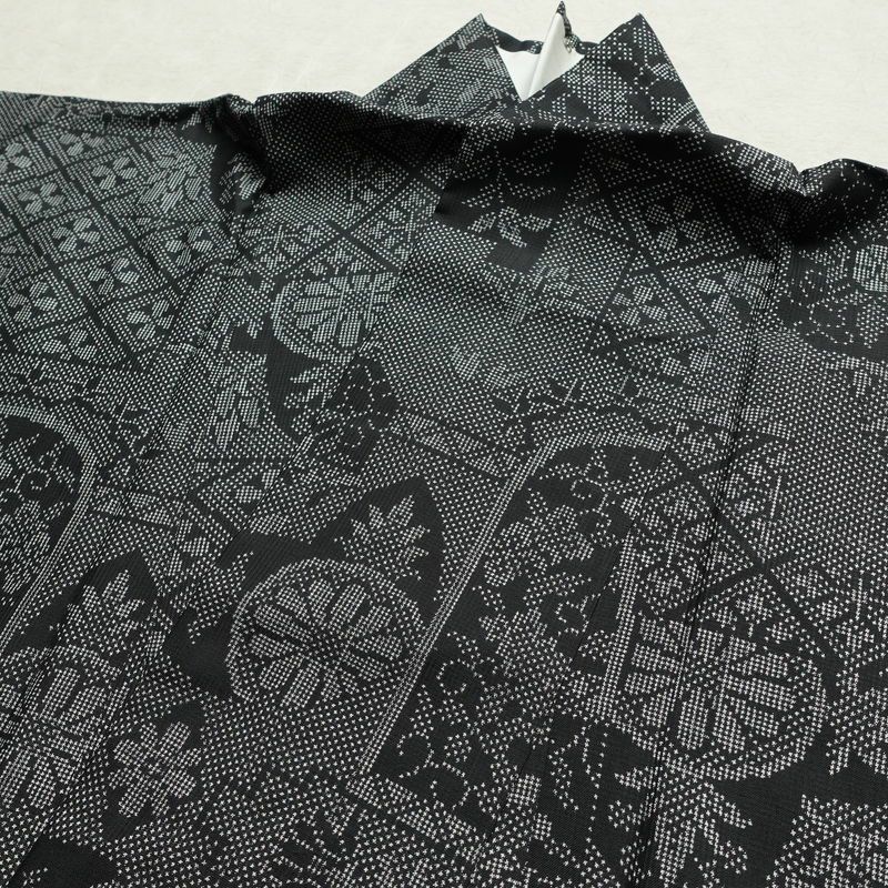 紬 正絹 木の葉・植物柄 袷仕立て 身丈155.5cm 裄丈63.5cm リサイクル着物 着物 黒_画像17
