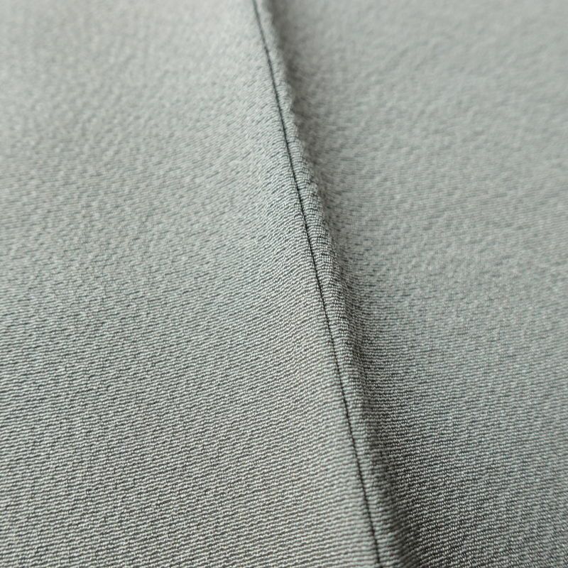 色無地 しつけ糸付き 縮緬 一つ紋付き 正絹 無地 袷仕立て 身丈158cm 裄丈64cm リサイクル着物 着物 お茶会 フォーマル シンプル グレー_画像8