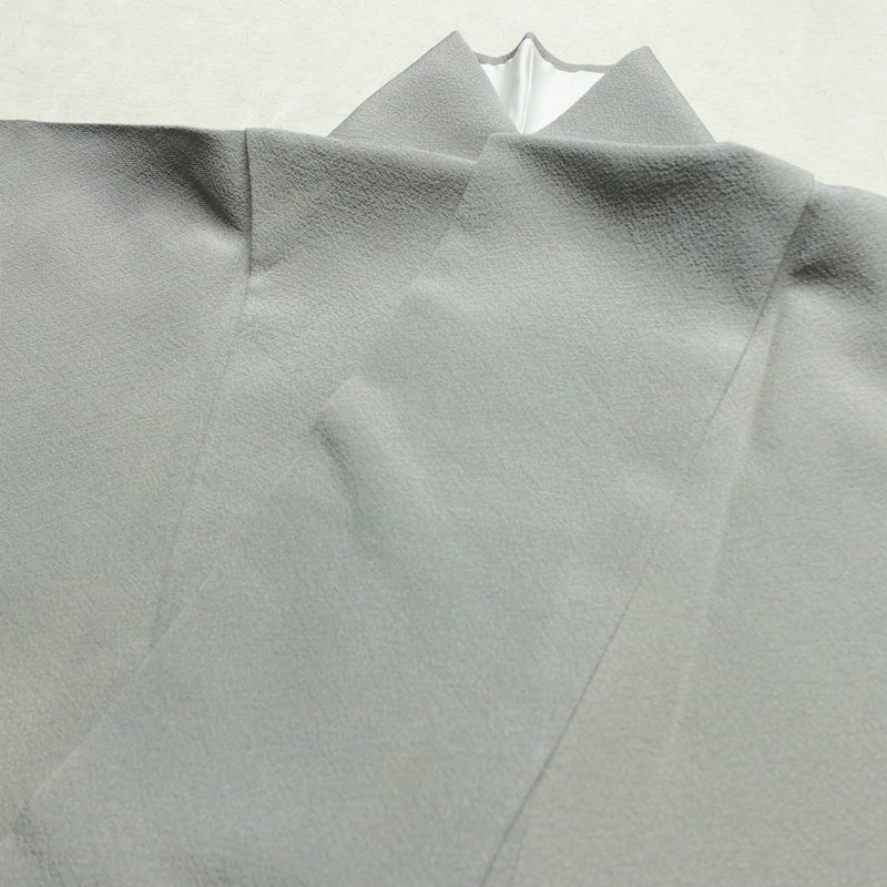 色無地 しつけ糸付き 縮緬 一つ紋付き 正絹 無地 袷仕立て 身丈158cm 裄丈64cm リサイクル着物 着物 お茶会 フォーマル シンプル グレー_画像18