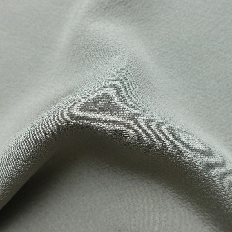 色無地 しつけ糸付き 縮緬 一つ紋付き 正絹 無地 袷仕立て 身丈158cm 裄丈64cm リサイクル着物 着物 お茶会 フォーマル シンプル グレー_画像21