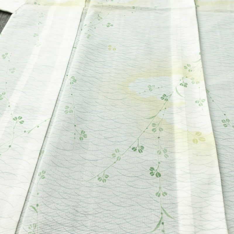 盛夏 小紋 夏用 絽 バチ衿仕立て ポリエステル 木の葉・植物柄 単衣仕立て 身丈158.5cm 裄丈61.5cm リサイクル着物 着物 白_画像5