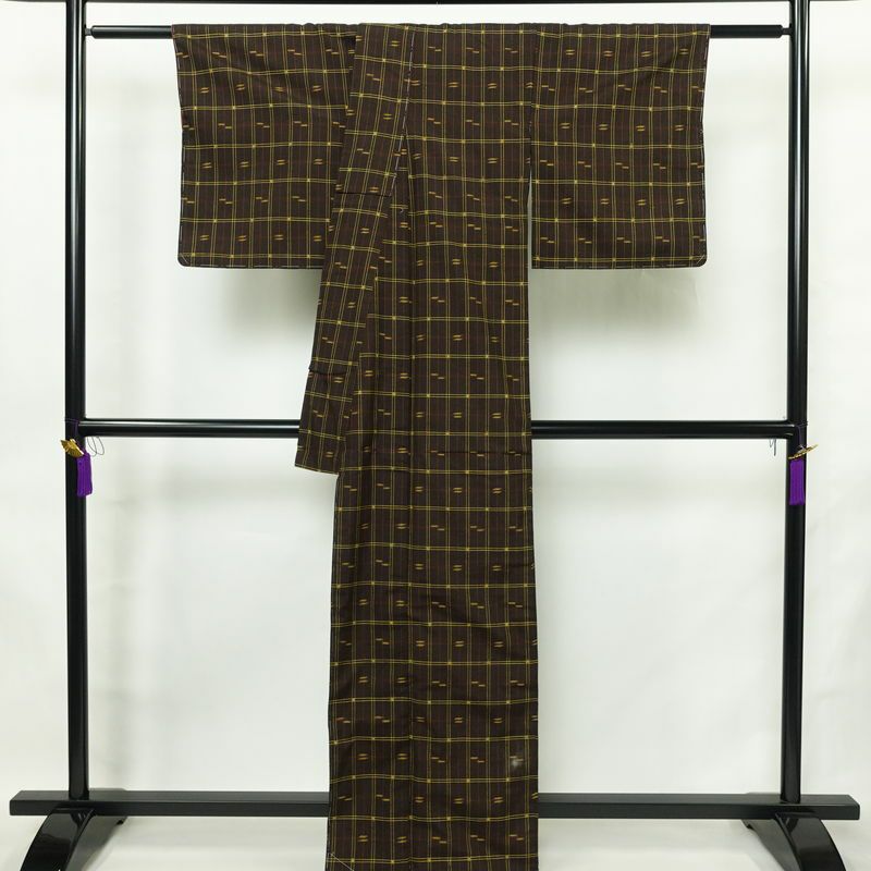 紬 しつけ糸付き 正絹 チェック・格子柄 袷仕立て 身丈163cm 裄丈65.5cm リサイクル着物 着物 カジュアル 茶_画像2