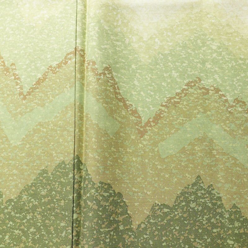 訪問着 良品 落款入り 正絹 幾何学柄・抽象柄 袷仕立て 身丈163.5cm 裄丈66.5cm リサイクル着物 着物 おしゃれ 紬地 緑・うぐいす色_画像6