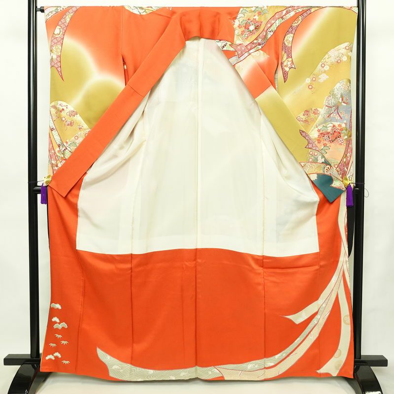 振袖 正絹 古典柄 袷仕立て 身丈164.5cm 裄丈66cm リサイクル着物 着物 箔 金彩 成人式 二十歳 二十歳の集い パーティー フォーマル 蝶 扇子 御所車 黄・黄土色_画像3