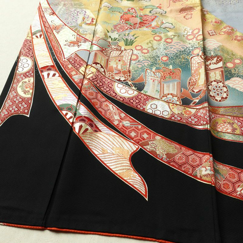 振袖 正絹 古典柄 袷仕立て 身丈164.5cm 裄丈66cm リサイクル着物 着物 箔 金彩 成人式 二十歳 二十歳の集い パーティー フォーマル 蝶 扇子 御所車 黄・黄土色_画像4