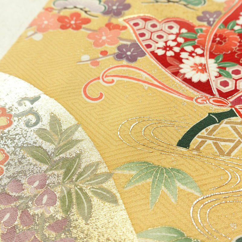 振袖 正絹 古典柄 袷仕立て 身丈164.5cm 裄丈66cm リサイクル着物 着物 箔 金彩 成人式 二十歳 二十歳の集い パーティー フォーマル 蝶 扇子 御所車 黄・黄土色_画像9