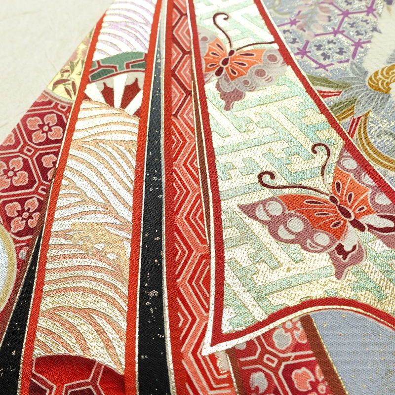 振袖 正絹 古典柄 袷仕立て 身丈164.5cm 裄丈66cm リサイクル着物 着物 箔 金彩 成人式 二十歳 二十歳の集い パーティー フォーマル 蝶 扇子 御所車 黄・黄土色_画像11