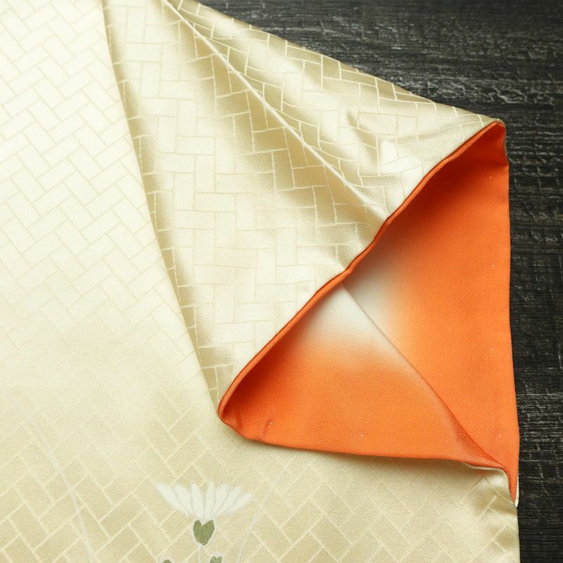 付け下げ 綸子 正絹 花柄 袷仕立て 身丈158cm 裄丈64cm リサイクル着物 着物 入学式 卒業式 七五三 お宮参り フォーマル 菊 クリーム_画像13