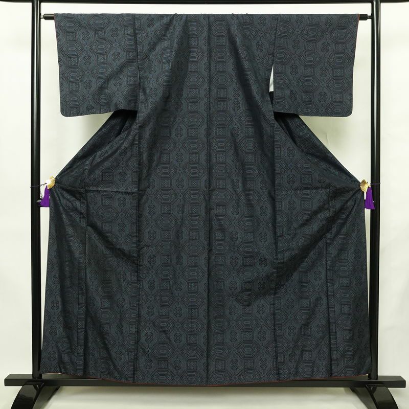 紬 正絹 幾何学柄・抽象柄 袷仕立て 身丈159.5cm 裄丈62.5cm リサイクル着物 着物 青・紺_画像1