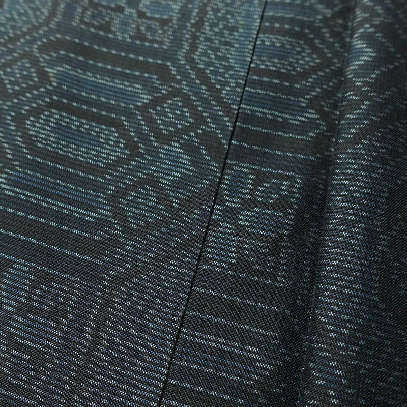 紬 正絹 幾何学柄・抽象柄 袷仕立て 身丈159.5cm 裄丈62.5cm リサイクル着物 着物 青・紺_画像11