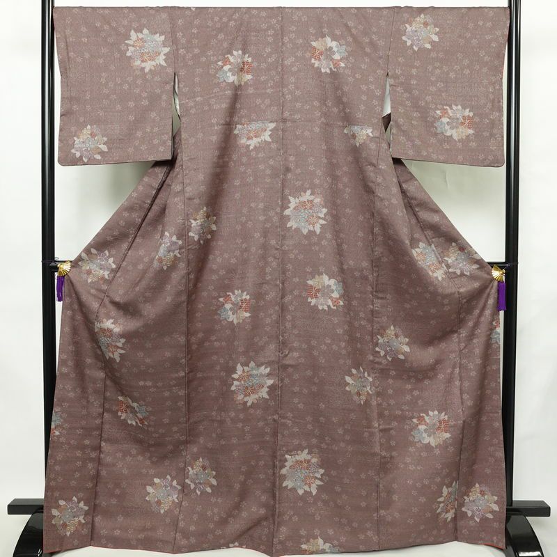 紬 正絹 花柄 袷仕立て 身丈168.5cm 裄丈69cm リサイクル着物 着物 紫・藤色_画像1