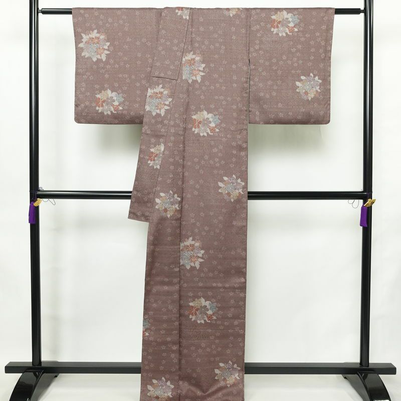 紬 正絹 花柄 袷仕立て 身丈168.5cm 裄丈69cm リサイクル着物 着物 紫・藤色_画像2