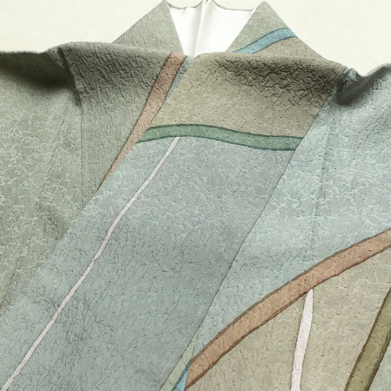 小紋 良品 しつけ糸付き ふくれ織 正絹 幾何学柄・抽象柄 袷仕立て 身丈152cm 裄丈65cm リサイクル着物 着物 多色使い_画像17