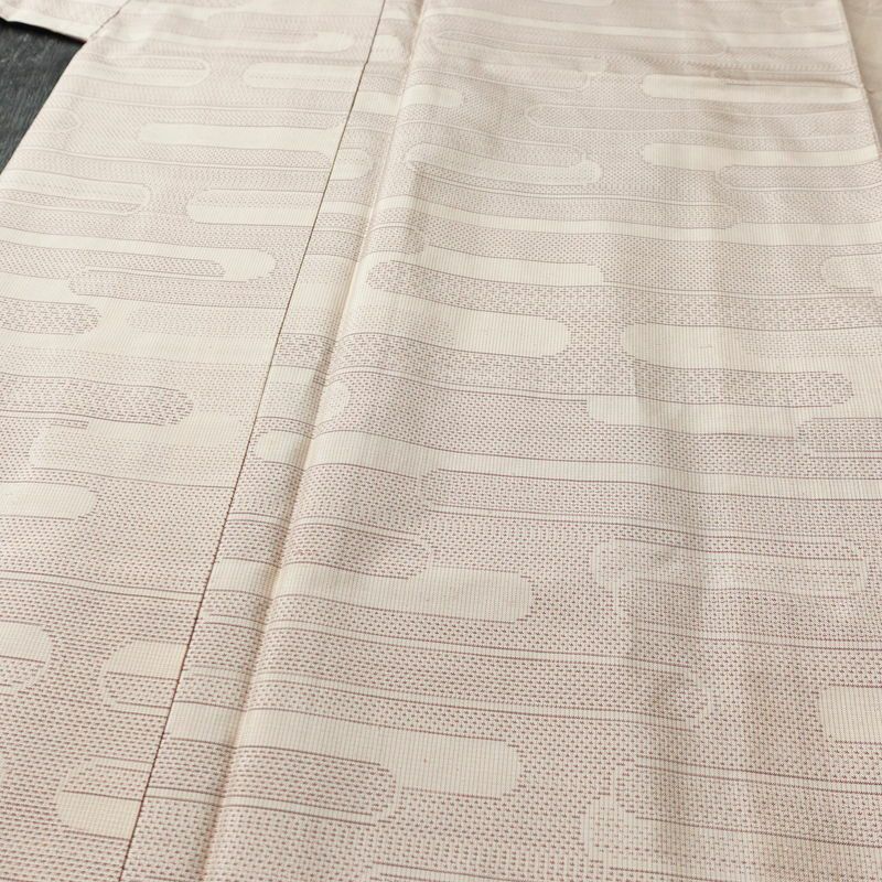 大島紬 都喜ヱ門 手絣 証紙あり 正絹 古典柄 袷仕立て 身丈154cm 裄丈62.5cm リサイクル着物 一部しつけ糸付き 着物 ベージュピンク ピンク_画像5