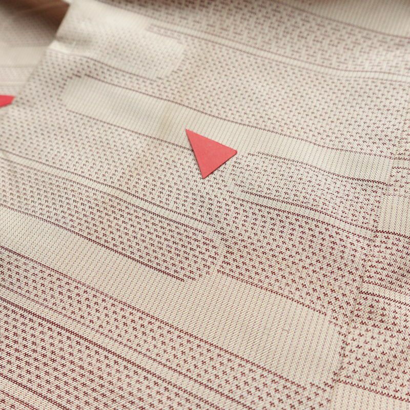 大島紬 都喜ヱ門 手絣 証紙あり 正絹 古典柄 袷仕立て 身丈154cm 裄丈62.5cm リサイクル着物 一部しつけ糸付き 着物 ベージュピンク ピンク_画像17