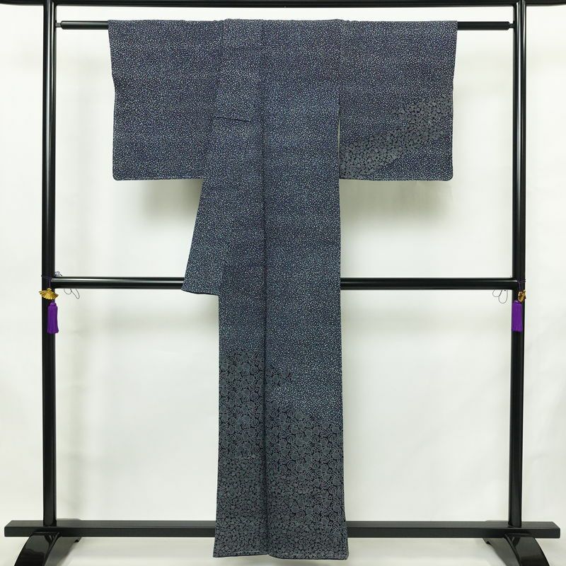 付け下げ しつけ糸付き 縮緬 正絹 古典柄 袷仕立て 身丈156.5cm 裄丈66.5cm リサイクル着物 着物 青・紺_画像2