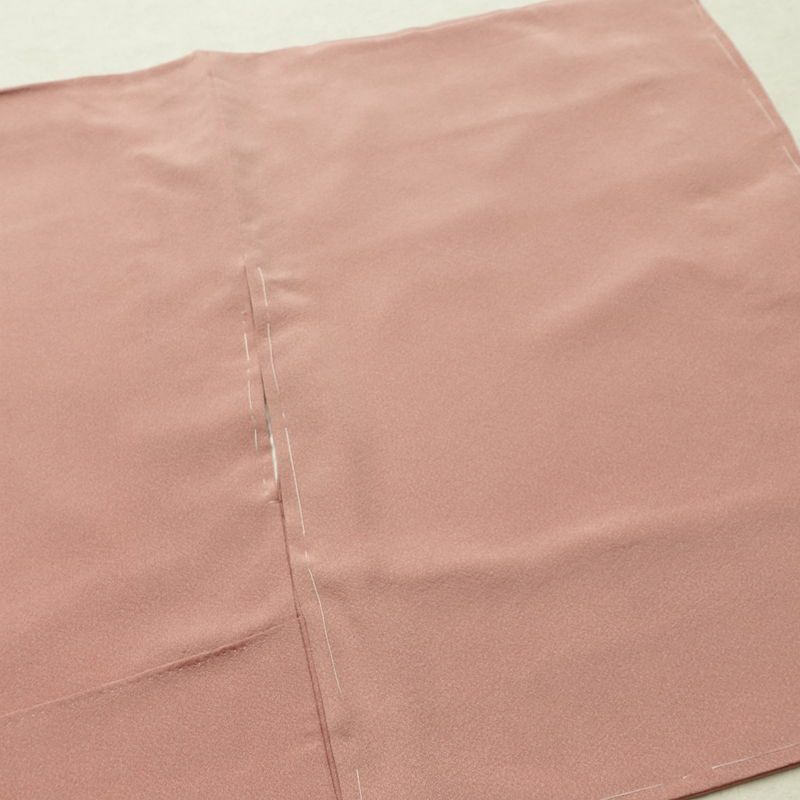 色留袖 しつけ糸付き 縮緬 一つ紋付き 正絹 古典柄 袷仕立て 身丈153cm 裄丈63.5cm リサイクル着物 着物 箔 共八掛 結婚式 フォーマル ピンク_画像14