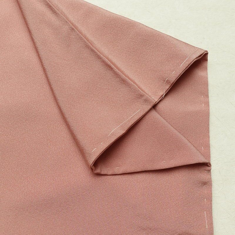 色留袖 しつけ糸付き 縮緬 一つ紋付き 正絹 古典柄 袷仕立て 身丈153cm 裄丈63.5cm リサイクル着物 着物 箔 共八掛 結婚式 フォーマル ピンク_画像15