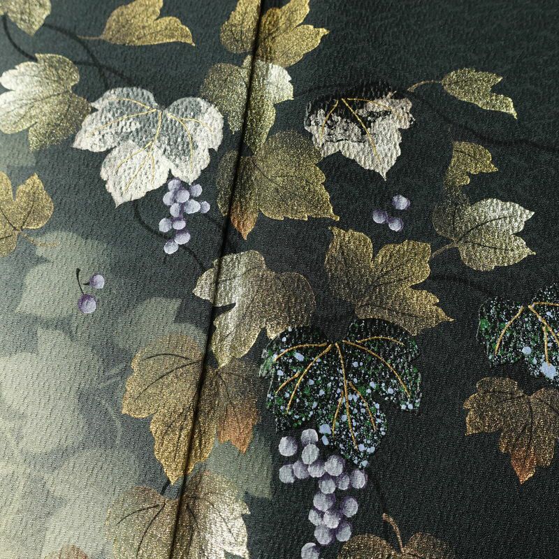 付け下げ 良品 正絹 木の葉・植物柄 袷仕立て 身丈166cm 裄丈68.5cm リサイクル着物 着物 箔 金彩 入学式 卒業式 七五三 フォーマル 緑・うぐいす色_画像7