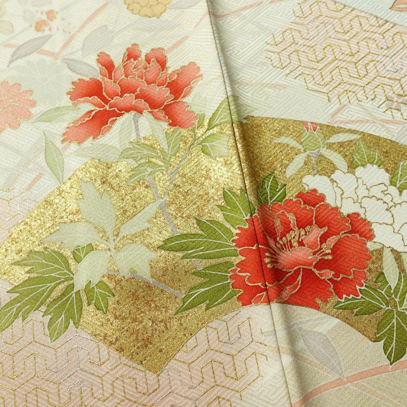 訪問着 良品 金駒刺繍 綸子 正絹 古典柄 袷仕立て 身丈163cm 裄丈66.5cm リサイクル着物 着物 箔 共八掛 金彩 入学式 卒業式 七五三 お宮参り フォーマル 菊 クリーム_画像12