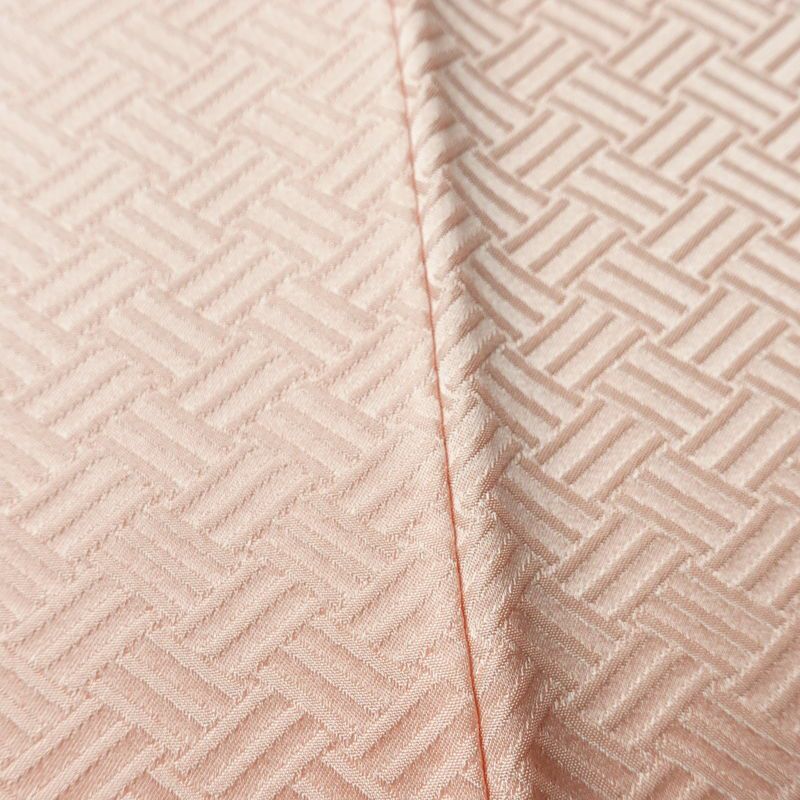 色無地 良品 綸子 一つ紋付き 正絹 古典柄 袷仕立て 身丈158cm 裄丈64cm リサイクル着物 一部しつけ糸付き 着物 入学式 お茶会 七五三 お宮参り フォーマル ピンク_画像10