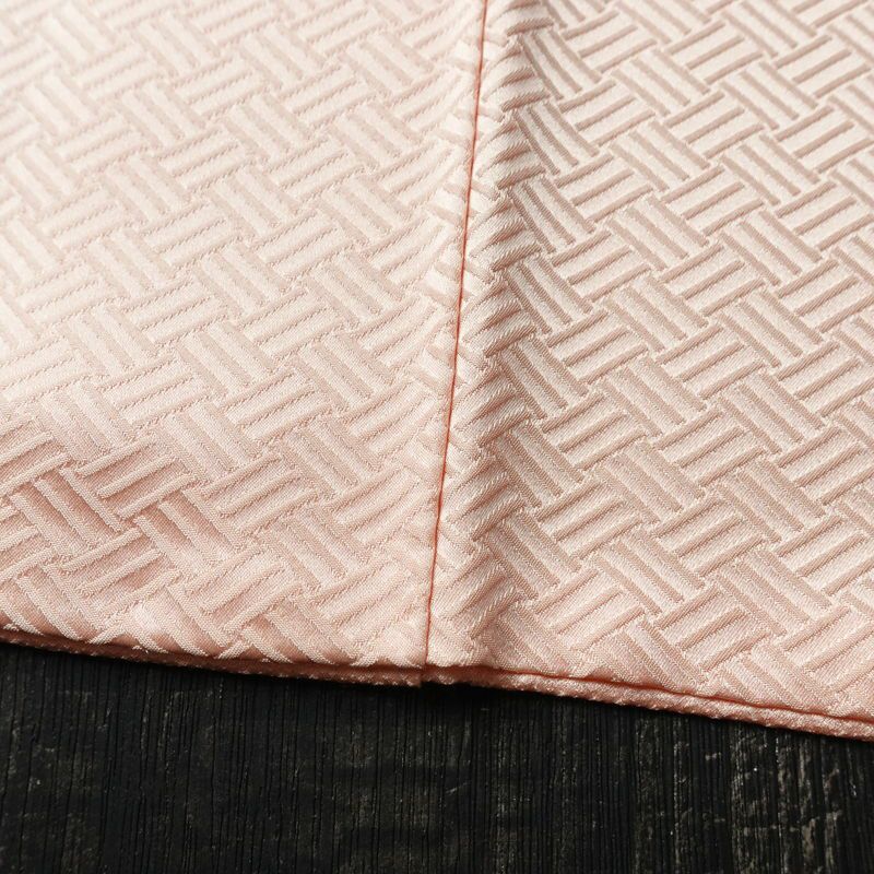 色無地 良品 綸子 一つ紋付き 正絹 古典柄 袷仕立て 身丈158cm 裄丈64cm リサイクル着物 一部しつけ糸付き 着物 入学式 お茶会 七五三 お宮参り フォーマル ピンク_画像11