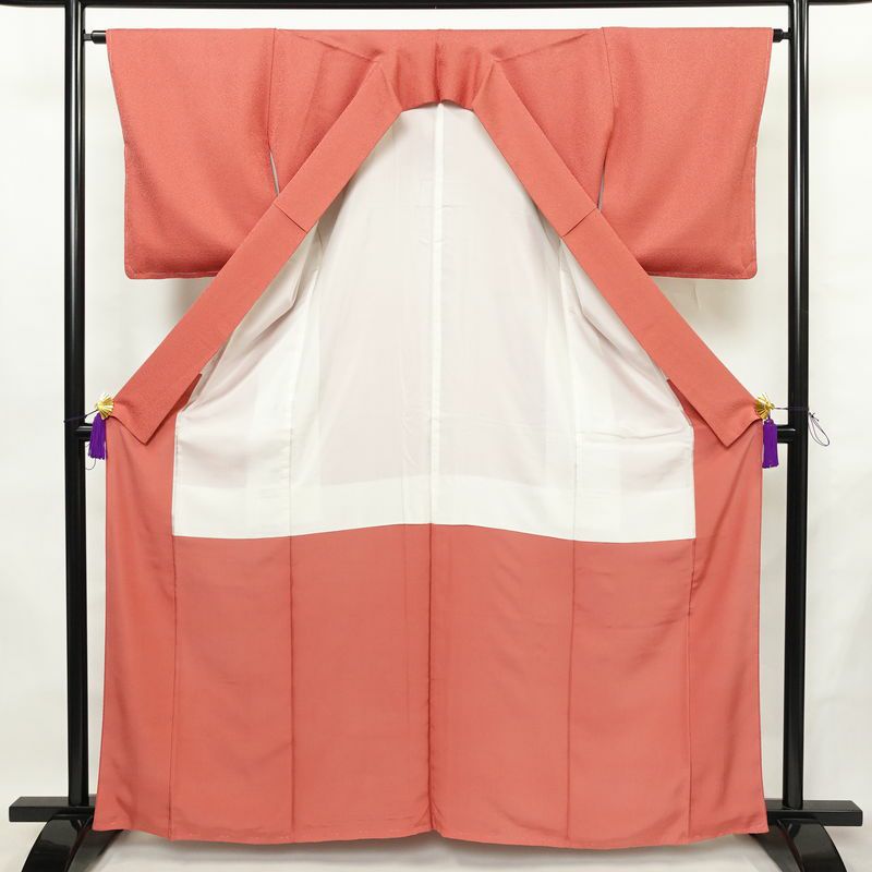 色無地 良品 しつけ糸付き 一つ紋付き 正絹 無地 袷仕立て 身丈162cm 裄丈63.5cm リサイクル着物 着物 入学式 お茶会 七五三 お宮参り フォーマル ピンク_画像3