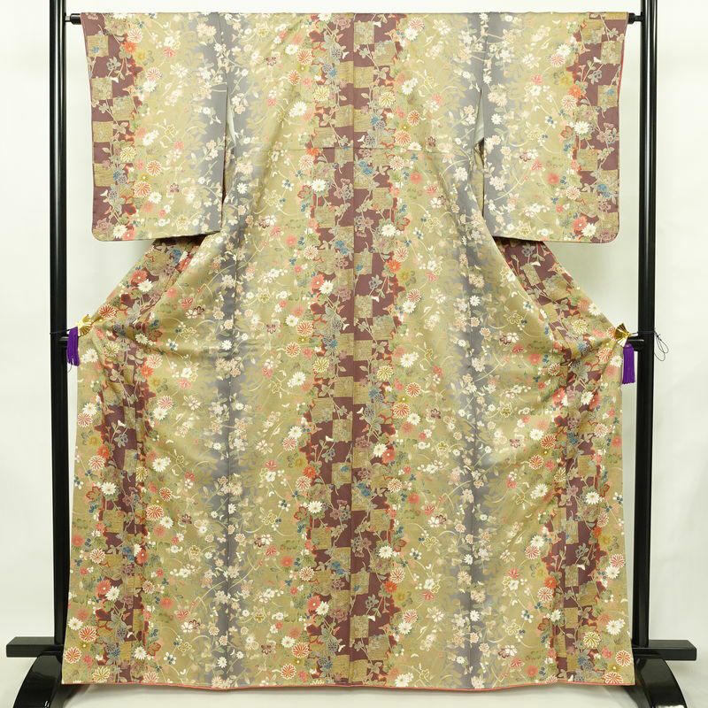 小紋 しつけ糸付き 正絹 花柄 袷仕立て 身丈166cm 裄丈64cm リサイクル着物 着物 多色使い