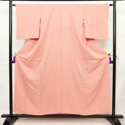 付け下げ 美品 しつけ糸付き 色無地絵羽付下 正絹 古典柄 袷仕立て 身丈154cm 裄丈63.5cm リサイクル着物 着物 入学式 卒業式 七五三 お宮参り フォーマル シンプル ピンク