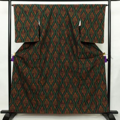 紬 バチ衿仕立て 正絹 古典柄 袷仕立て 身丈159.5cm 裄丈65cm リサイクル着物 一部しつけ糸付き 着物 青・紺