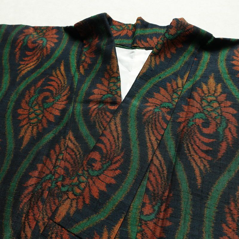 紬 バチ衿仕立て 正絹 古典柄 袷仕立て 身丈159.5cm 裄丈65cm リサイクル着物 一部しつけ糸付き 着物 青・紺_画像17