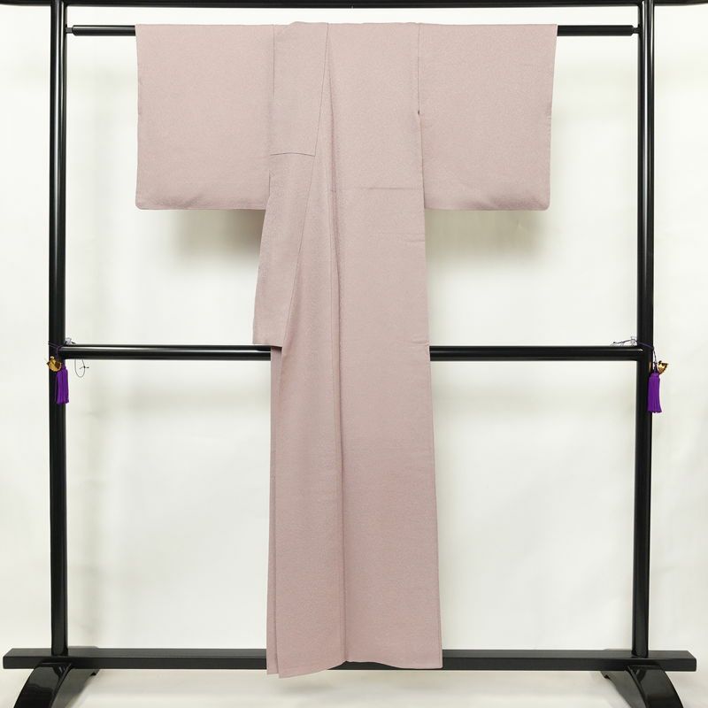 色無地 一つ紋付き 正絹 無地 袷仕立て 身丈152cm 裄丈63.5cm リサイクル着物 着物 お茶会 フォーマル 紫・藤色_画像2