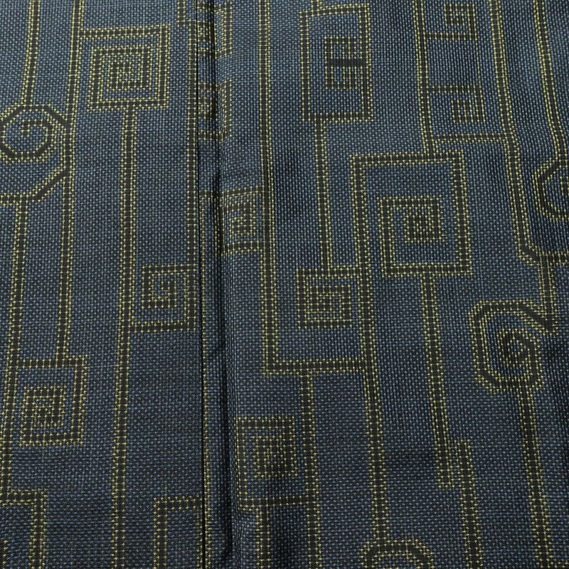 大島紬 正絹 幾何学柄・抽象柄 袷仕立て 身丈160cm 裄丈62.5cm リサイクル着物 着物 青・紺_画像6
