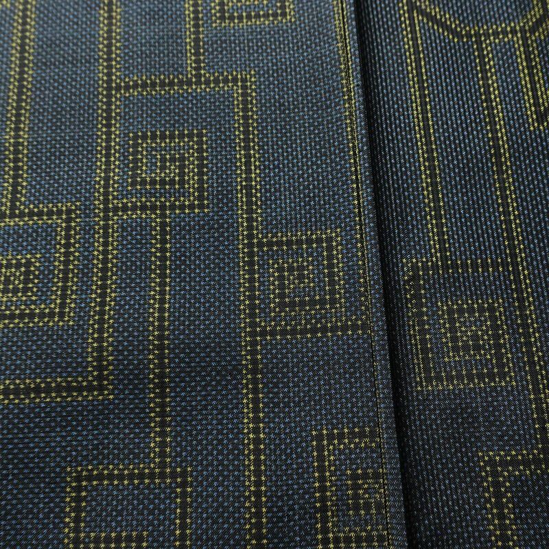 大島紬 正絹 幾何学柄・抽象柄 袷仕立て 身丈160cm 裄丈62.5cm リサイクル着物 着物 青・紺_画像12