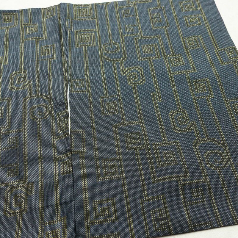 大島紬 正絹 幾何学柄・抽象柄 袷仕立て 身丈160cm 裄丈62.5cm リサイクル着物 着物 青・紺_画像14