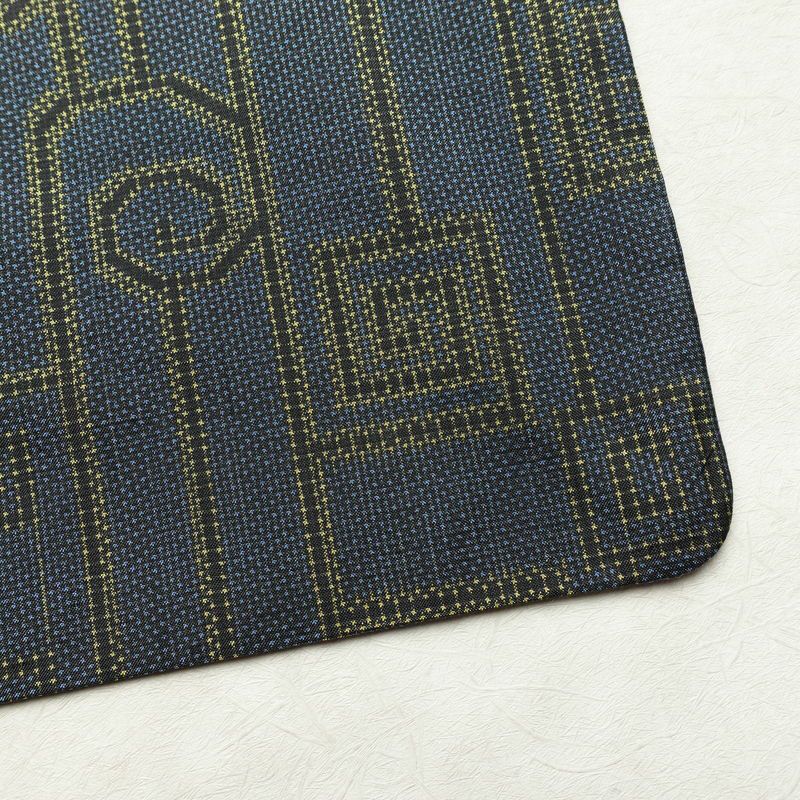 大島紬 正絹 幾何学柄・抽象柄 袷仕立て 身丈160cm 裄丈62.5cm リサイクル着物 着物 青・紺_画像16